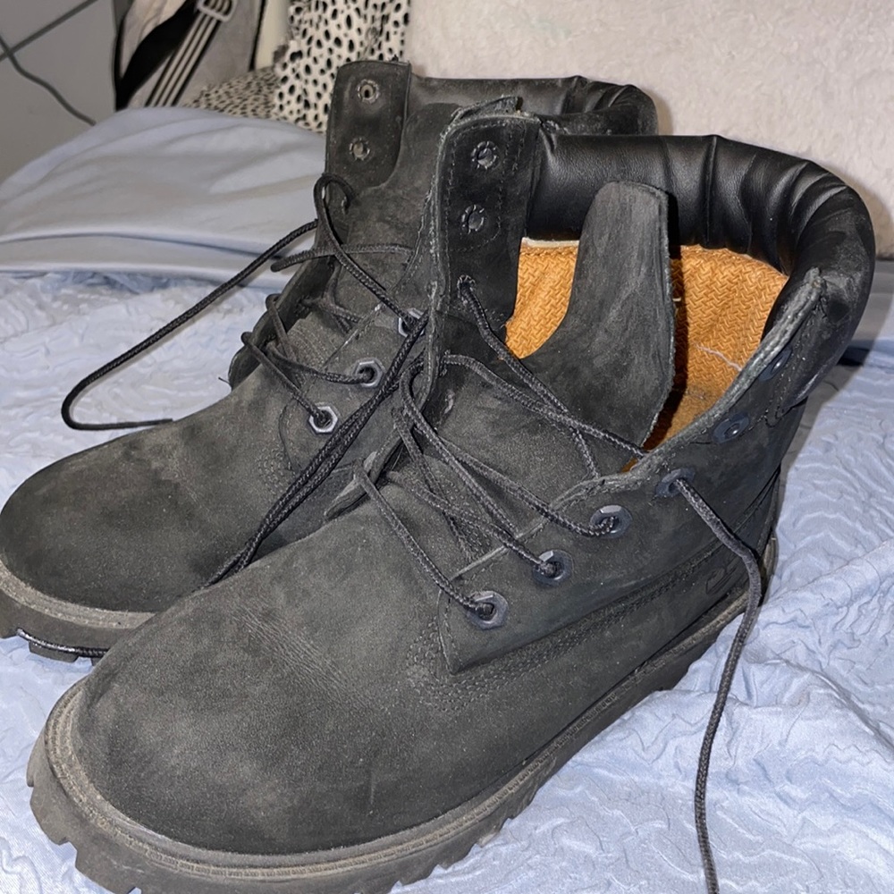 Worn once black Timbs